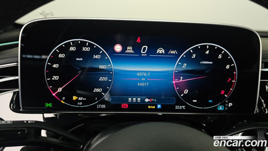 Mercedes-Benz E-Class E300 4MATIC AMG Line, 2024