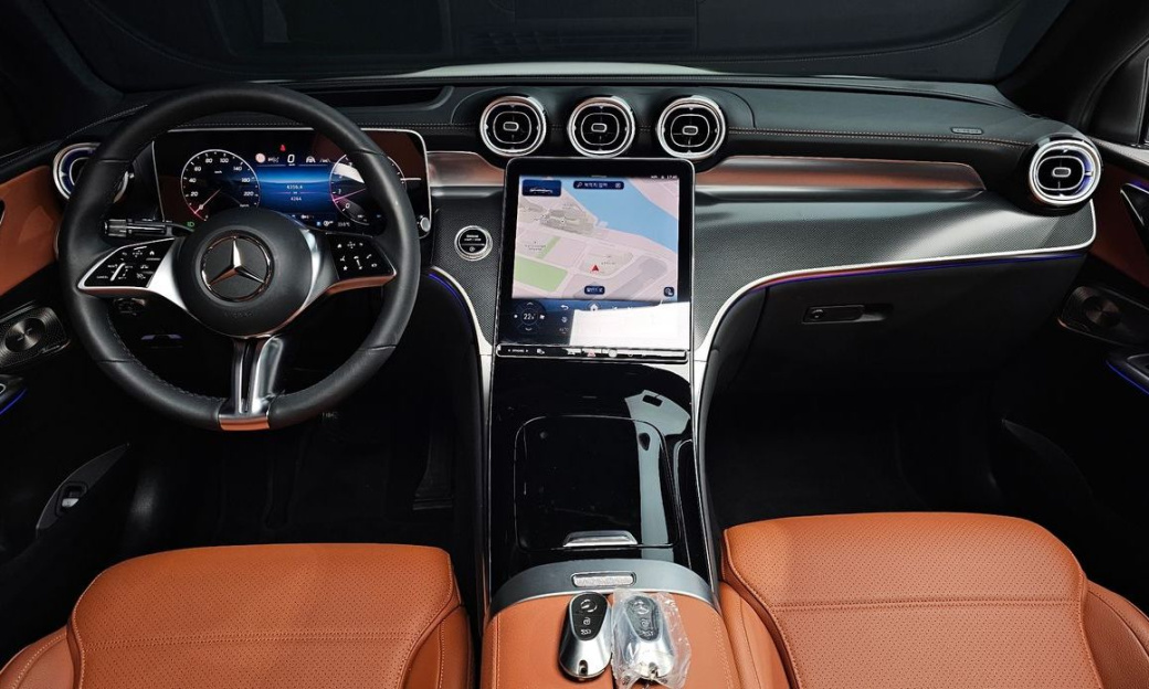 Mercedes-Benz GLC-Class GLC300 4MATIC Avnatgarde Coupe, 2025