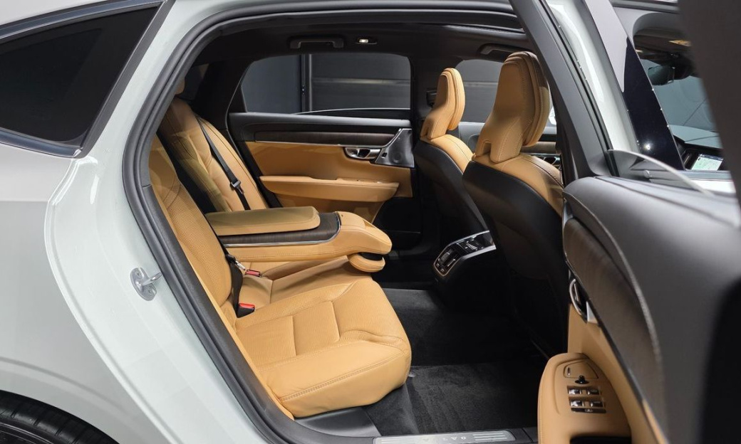 Volvo S90 B6 AWD Ultra Bright, 2023
