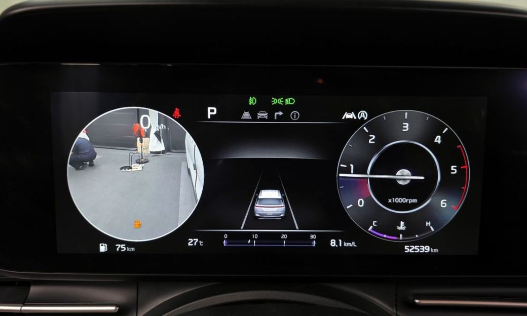 Kia Carnival 7-Seater Signature, 2023