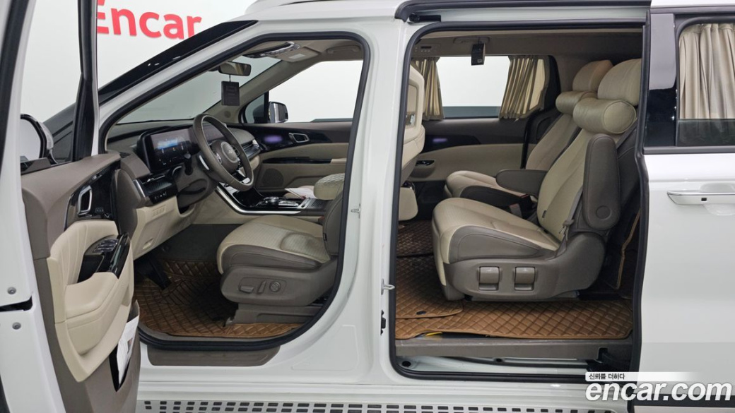 Kia Carnival 7-Seater Hi-Limousine, 2023