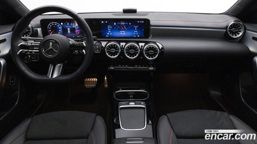 Mercedes-Benz CLA-Class CLA250 4MATIC, 2025