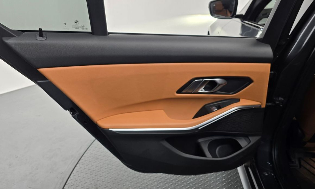 BMW 3-Series 320i M Sport, 2022