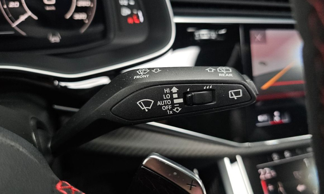 Audi RSQ8 4.0 TFSI Quattro Performance, 2025