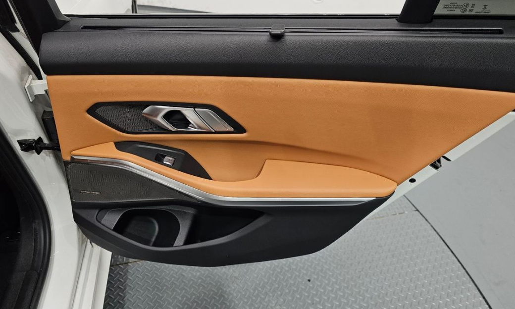 BMW 3-Series 320d Touring M Sport, 2025