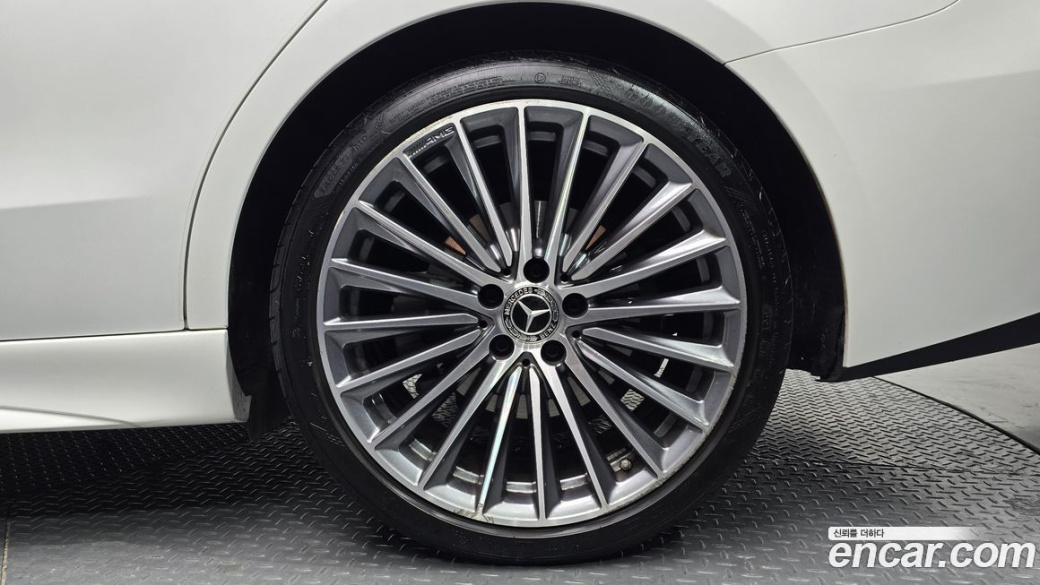 Mercedes-Benz C-Class C300 4MATIC AMG Line, 2023