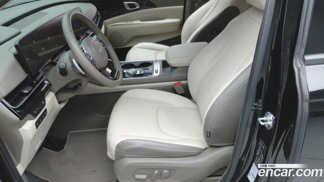 Kia Carnival 7-Seater Gravity, 2025