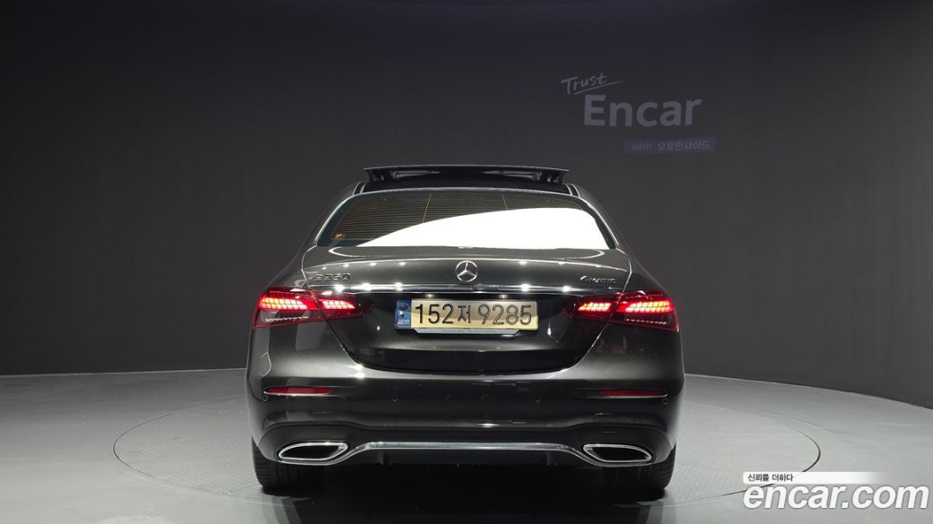 Mercedes-Benz E-Class E350 4MATIC AMG Line, 2022