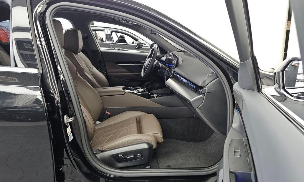 BMW 5-Series 523d, 2024