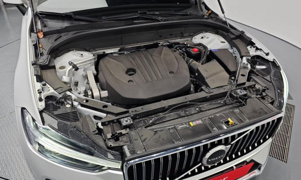 Volvo XC60 B5 Ultra Bright, 2025
