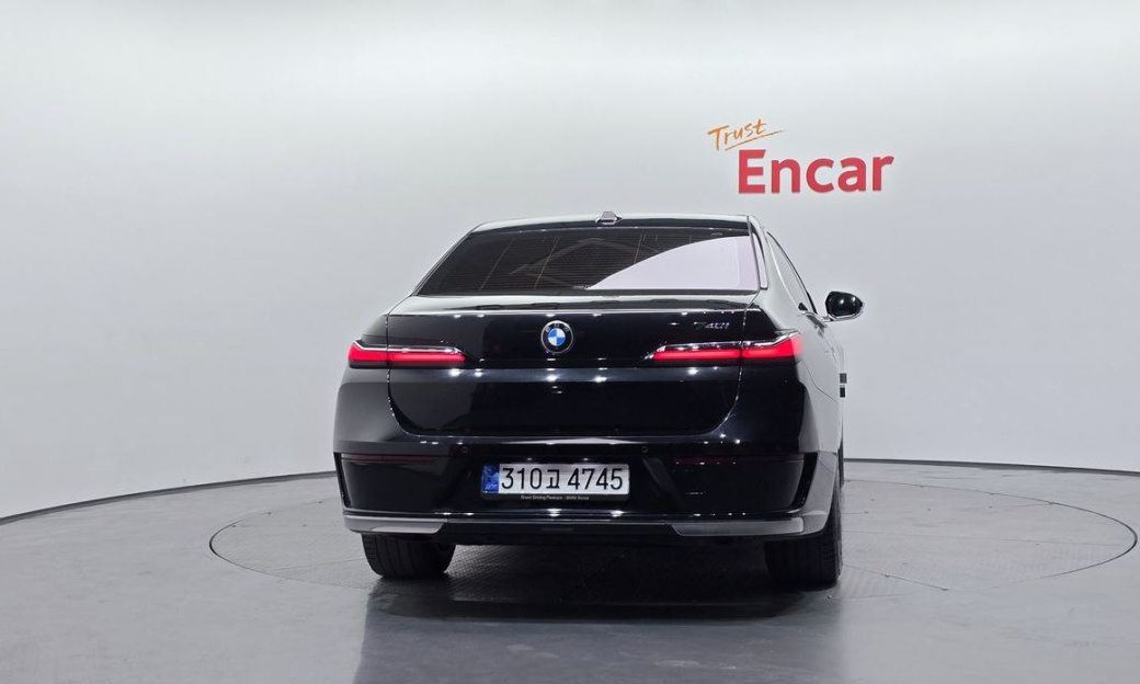 BMW 7-Series 740i sDrive Design Pure Excellence, 2023