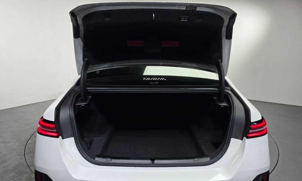 BMW 5-Series 520i M Sport, 2024