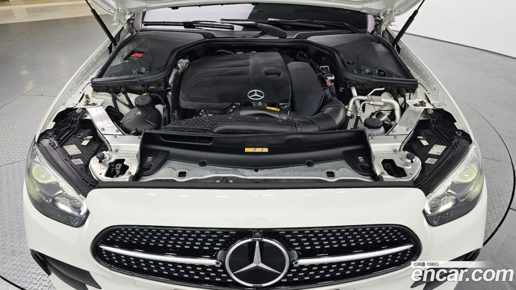Mercedes-Benz E-Class E350 4MATIC AMG Line, 2021