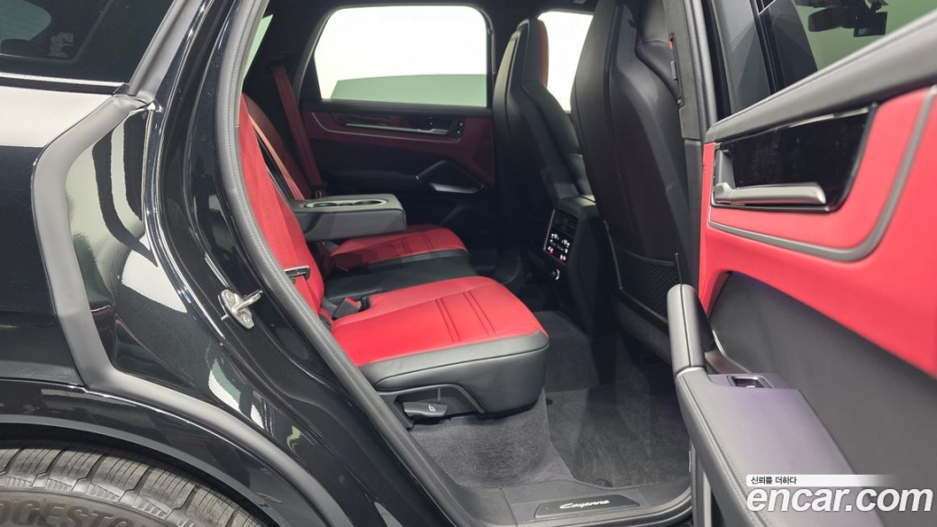 Porsche Cayenne 3.0, 2025