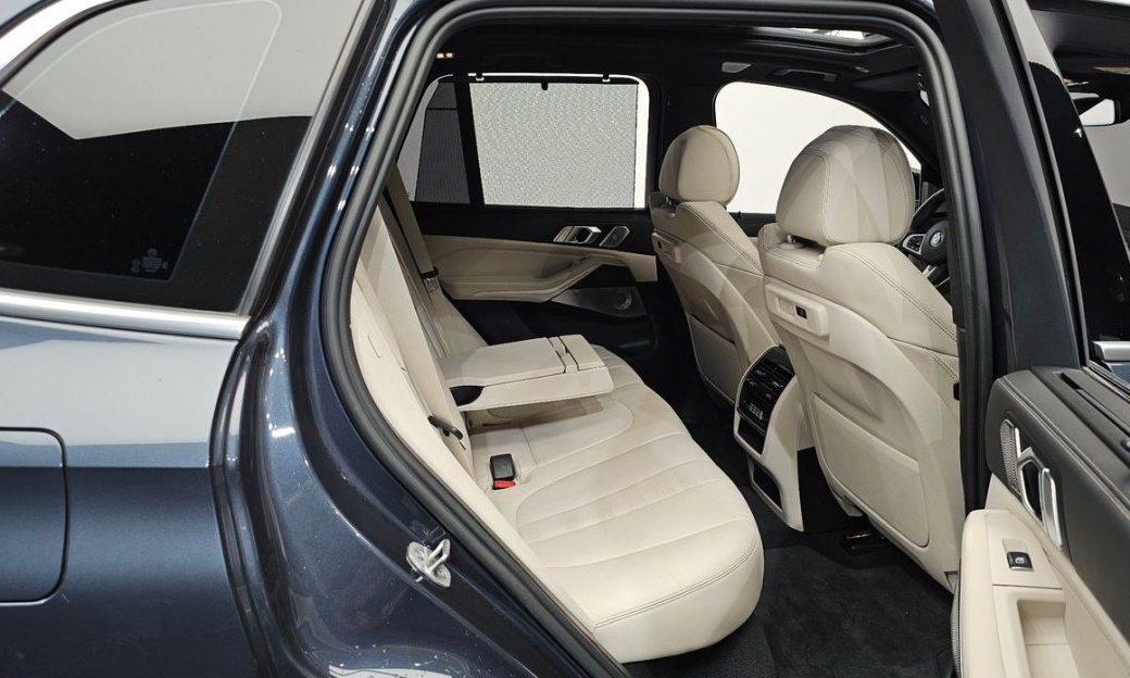 BMW X5 M50i, 2022