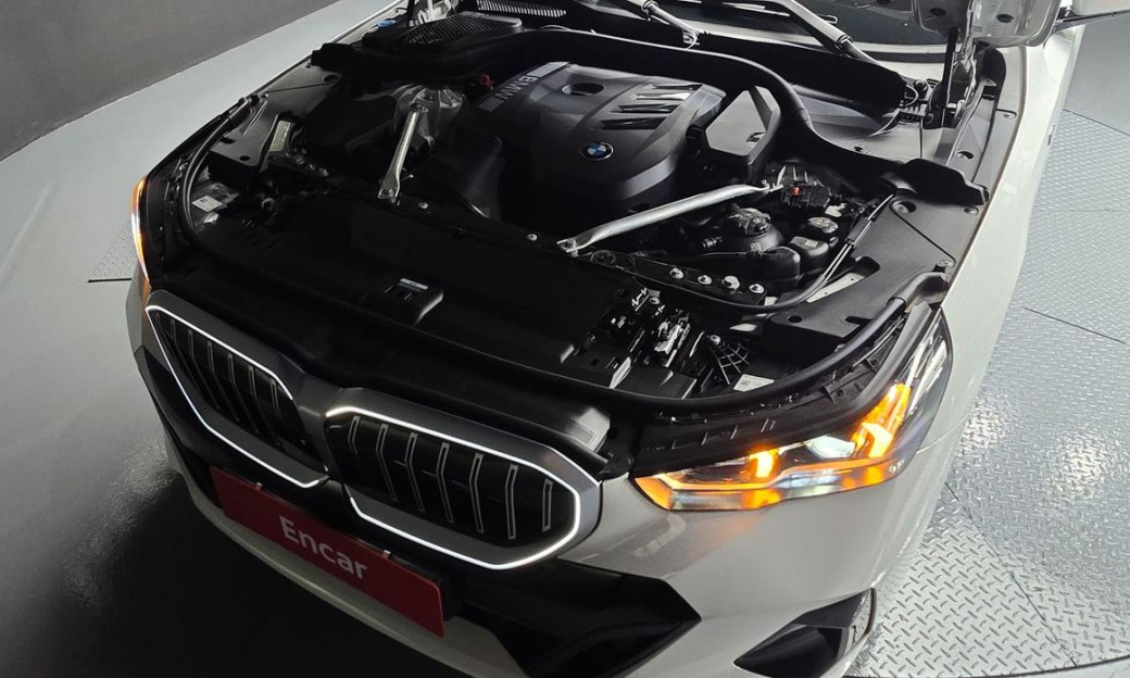 BMW 5-Series 520i M Sport, 2024