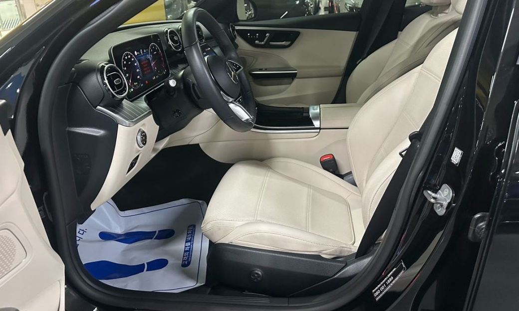 Mercedes-Benz C-Class C300 4MATIC Avantgarde, 2024