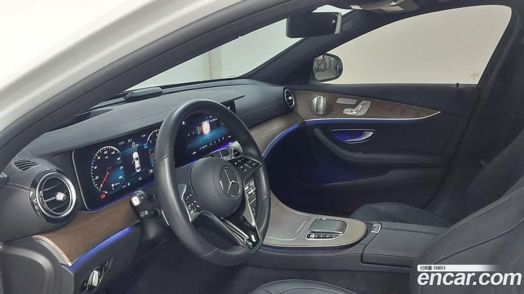 Mercedes-Benz E-Class E220d 4MATIC Exclusive, 2022