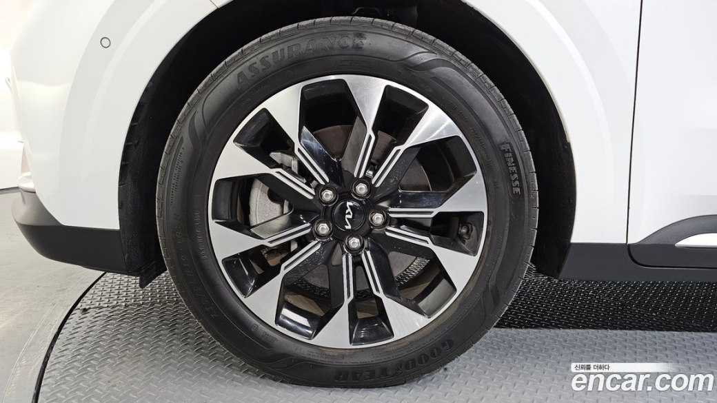 Kia Carnival 9-Seater Noblesse, 2023