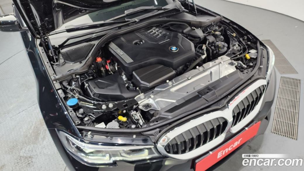 BMW 3-Series 320i, 2022