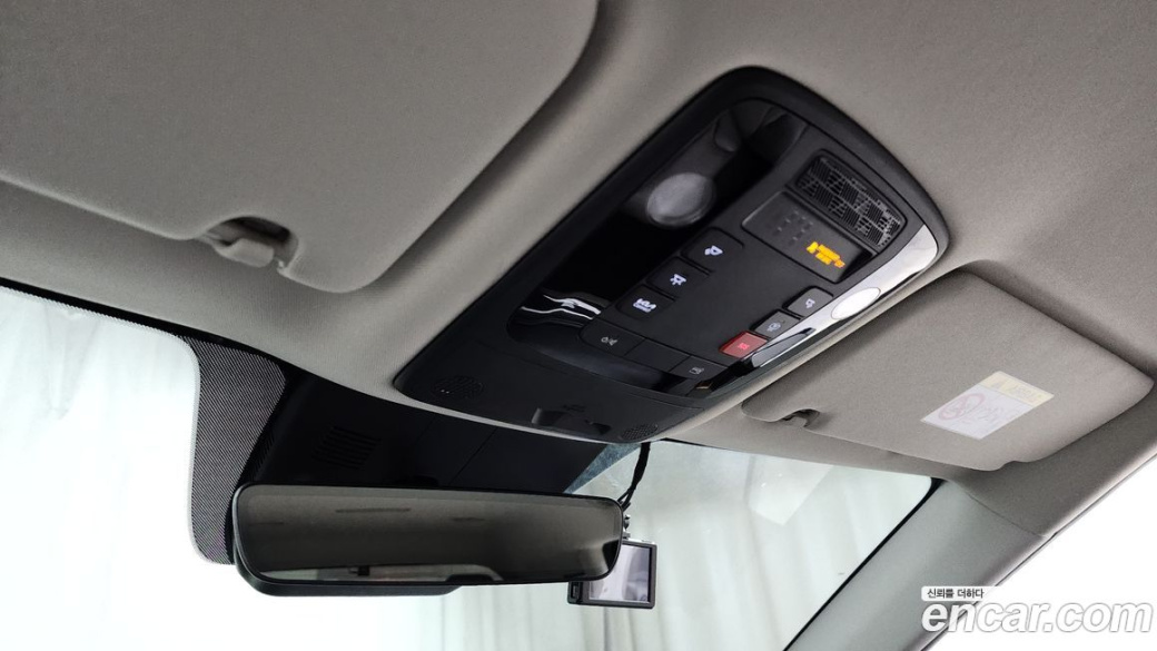 Kia Carnival 9-Seater Signature, 2024