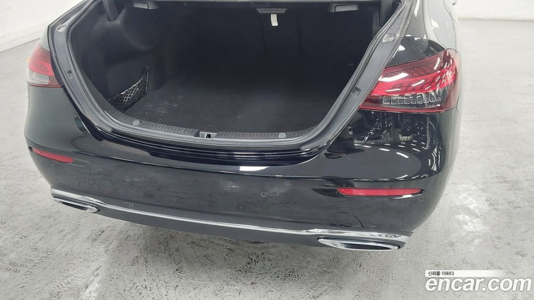 Mercedes-Benz E-Class E350 4MATIC Exclusive, 2023