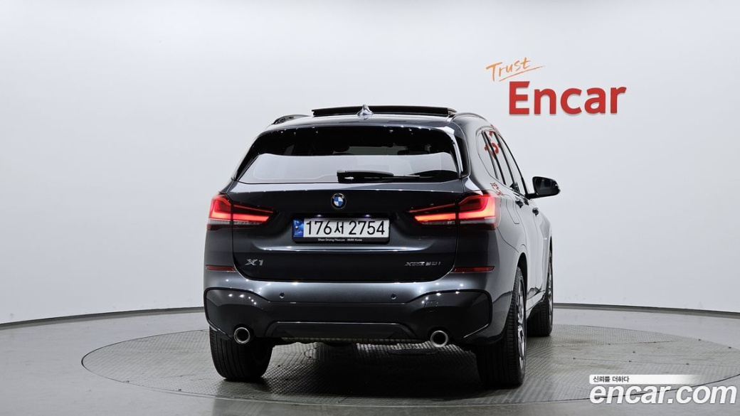 BMW X1 xDrive 20i M Sport, 2022