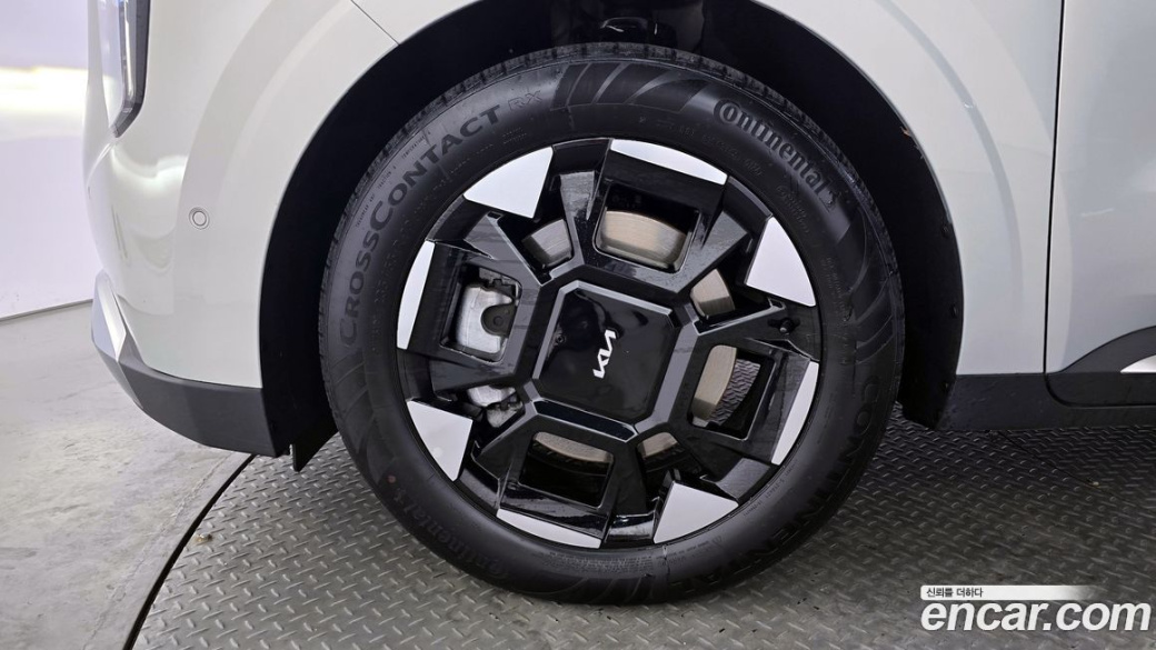 Kia Carnival 7-Seater Signature, 2024