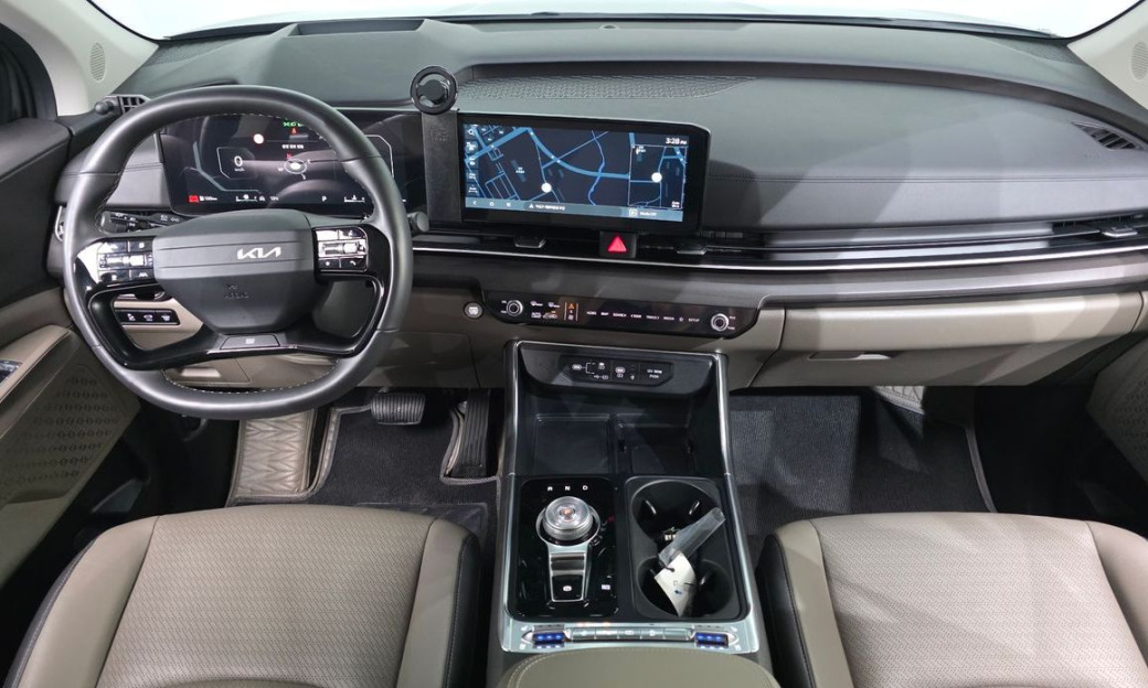 Kia Carnival 7-Seater Noblesse, 2025