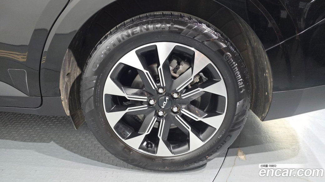 Kia Carnival 7-Seater Signature, 2023