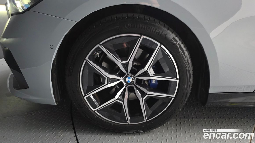 BMW 5-Series 520i M Sport, 2024