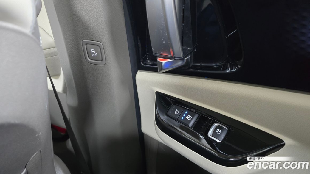 Kia Carnival 9-Seater Signature, 2023