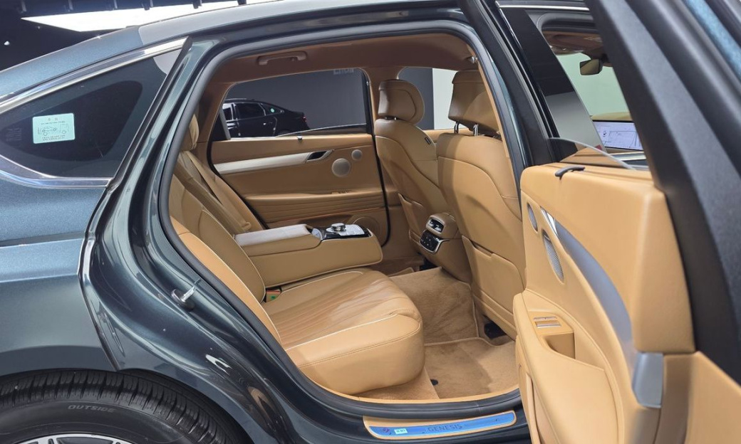 Genesis G80 Gasoline 2.5 Turbo AWD, 2025