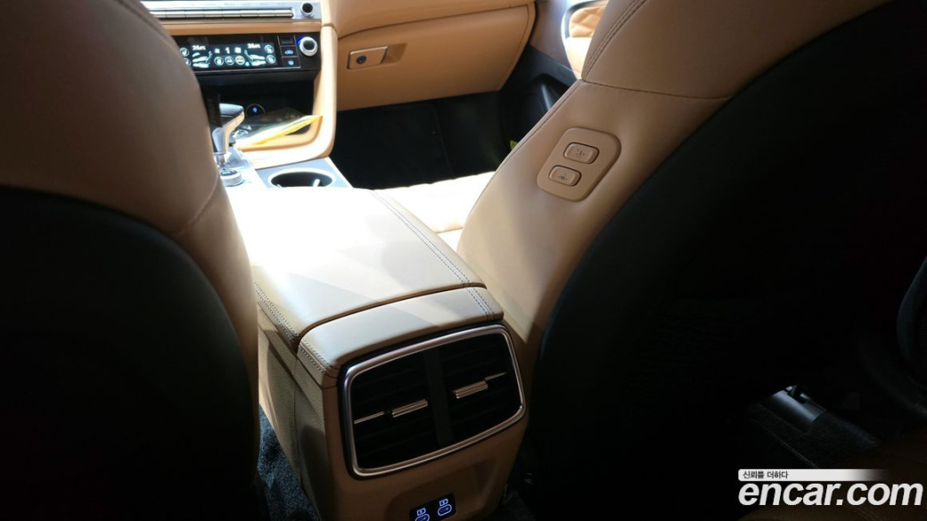 Genesis G70 Gasoline 2.5T 4WD, 2025