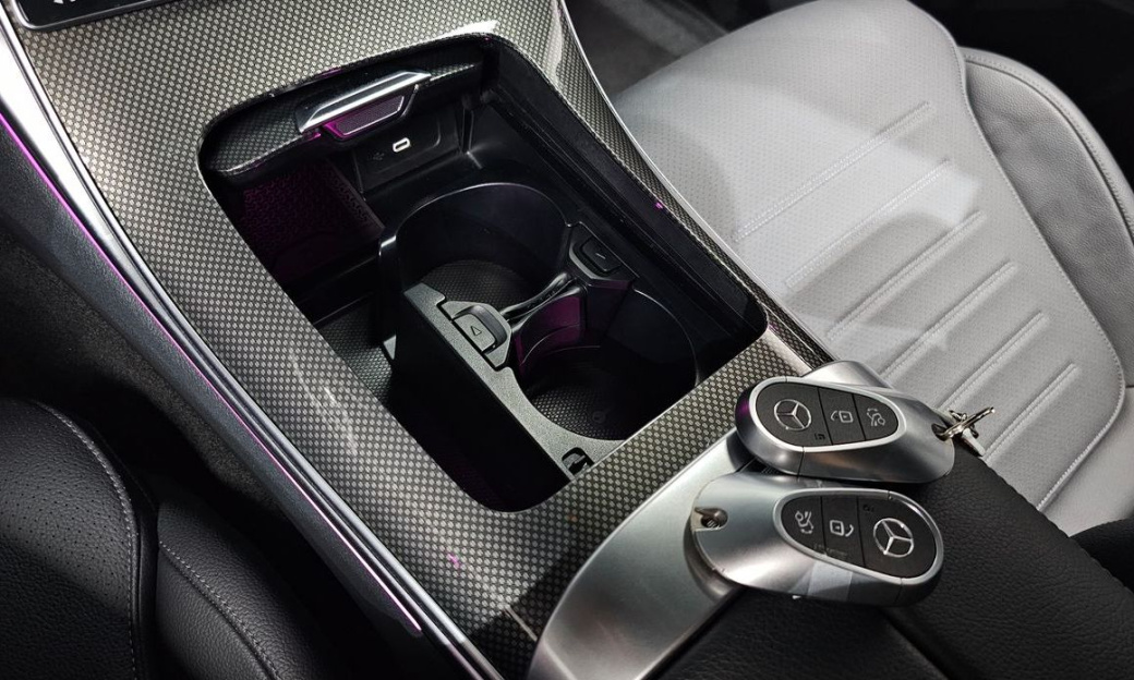 Mercedes-Benz C-Class C300 4MATIC AMG Line, 2024