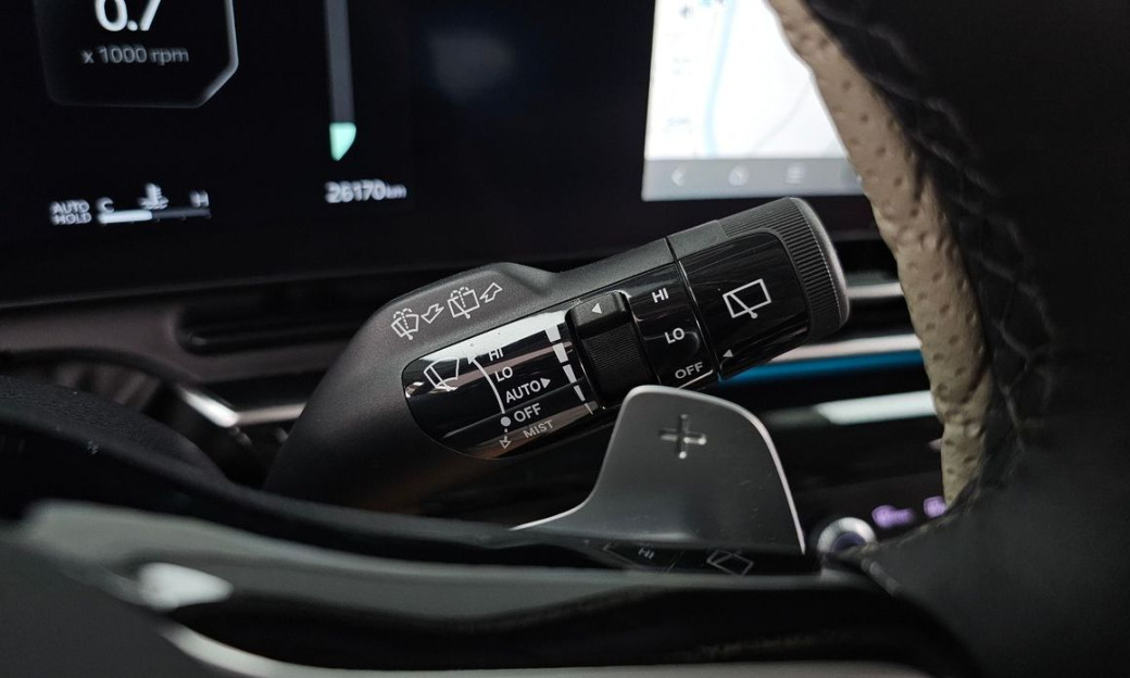 Kia Carnival 7-Seater Signature, 2024