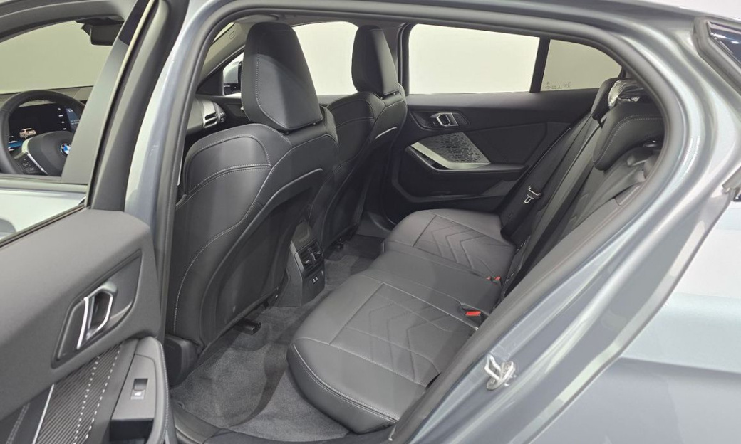 BMW 1-Series 120, 2025