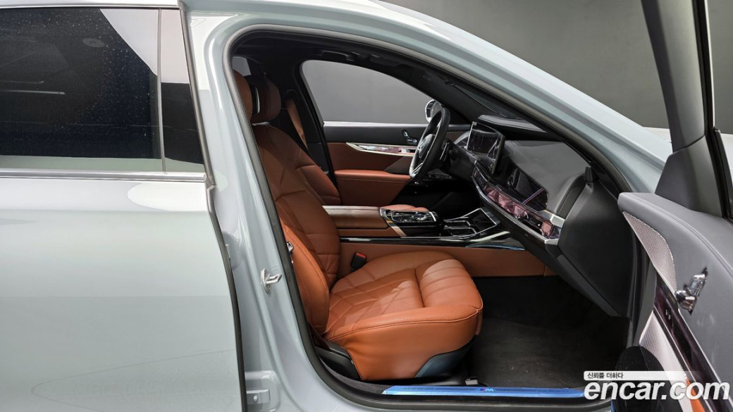 BMW 7-Series 740i xDrive M Sport, 2025