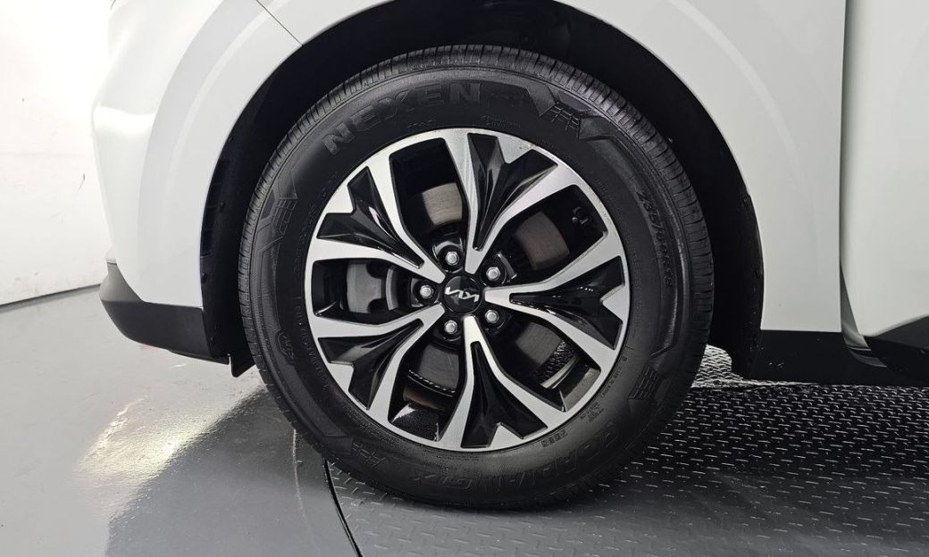 Kia Carnival 9-Seater Prestige, 2023