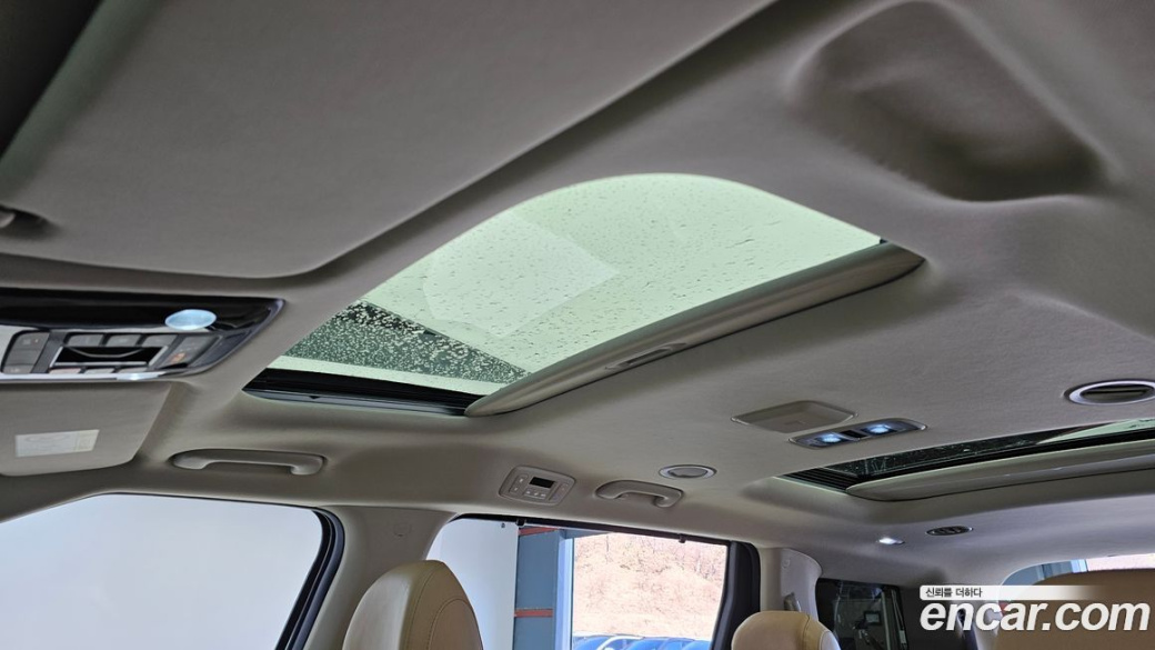 Kia Carnival 9-Seater Signature, 2023