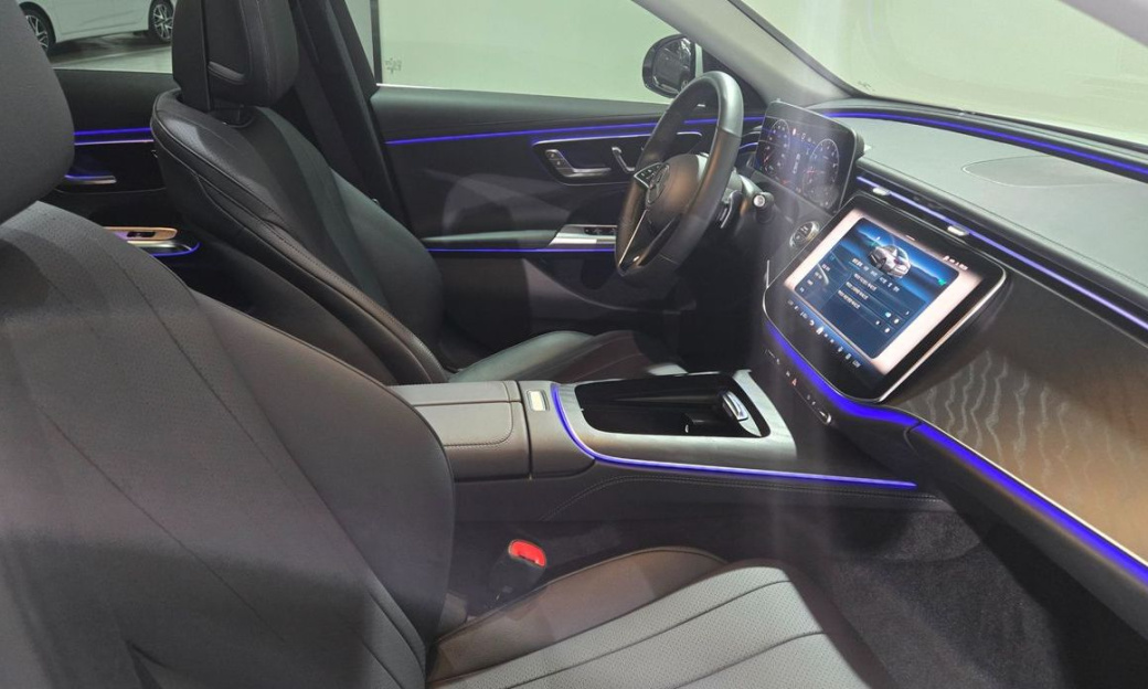 Mercedes-Benz E-Class E200 Avantgarde, 2025
