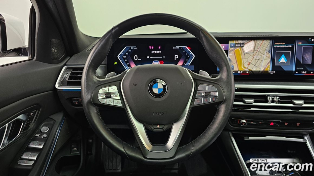 BMW 3-Series 320i Touring, 2024