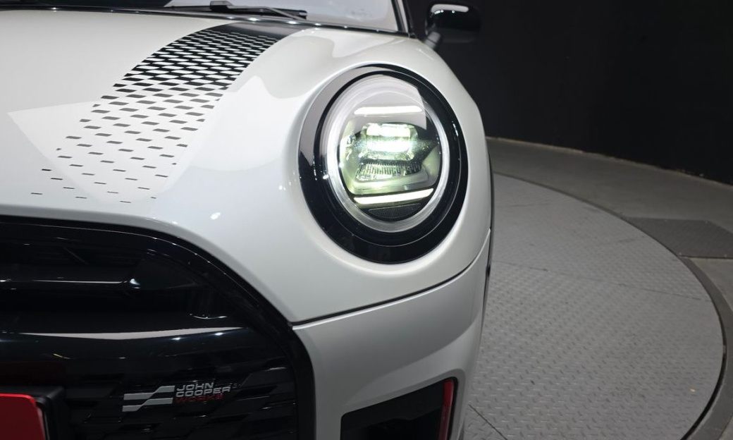 Mini Cooper Convertible JCW, 2026