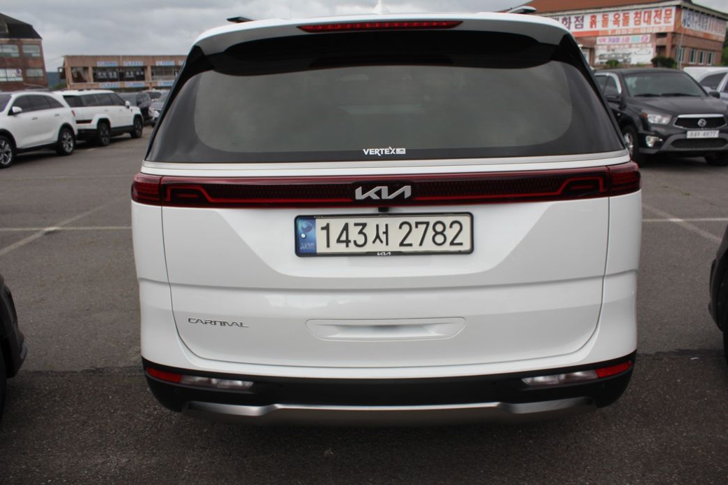Kia Carnival 9-Seater Signature, 2023