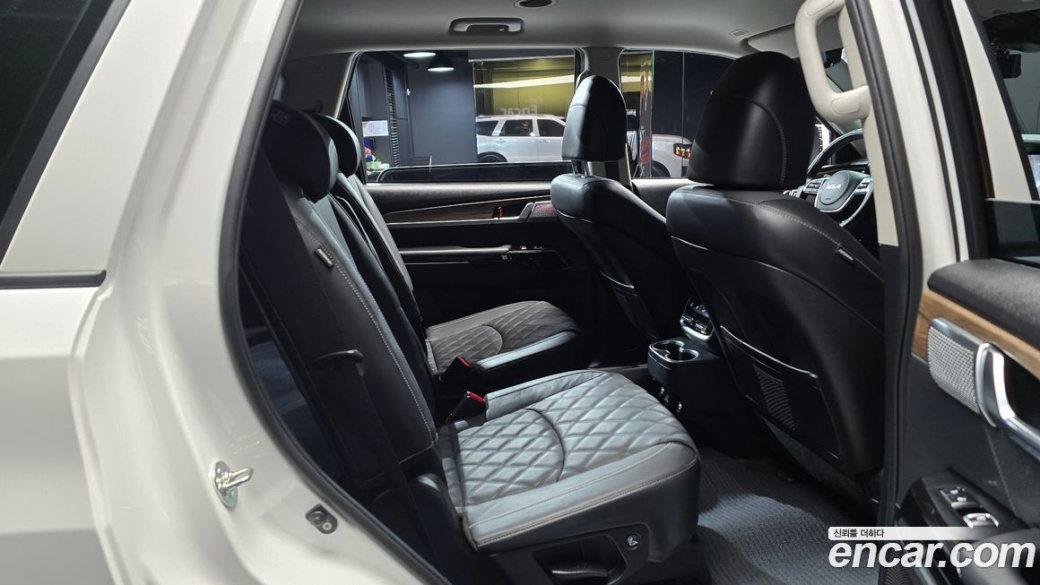 Kia Mohave Diesel 3.0 4WD 6-Seater, 2024