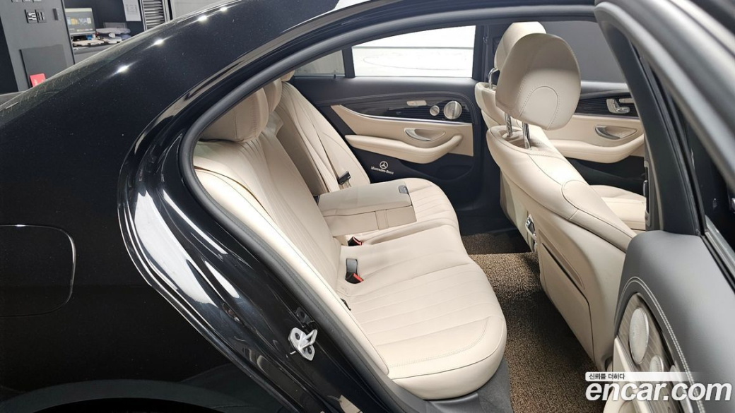 Mercedes-Benz E-Class E450 4MATIC Exclusive, 2023