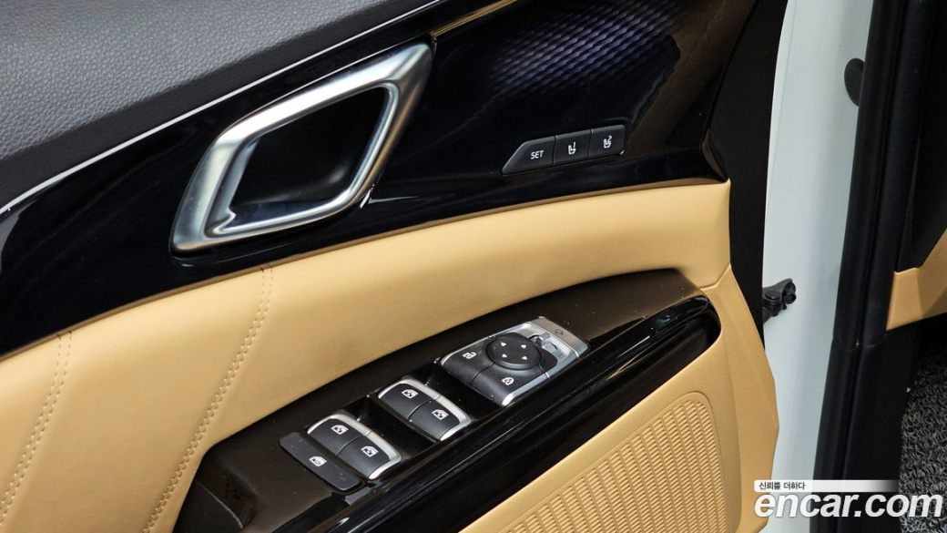 Kia Carnival 9-Seater Signature, 2023