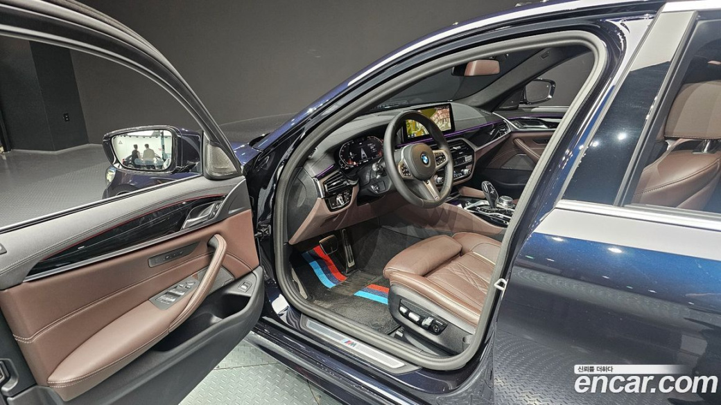 BMW 5-Series 530i M Sport Package, 2023
