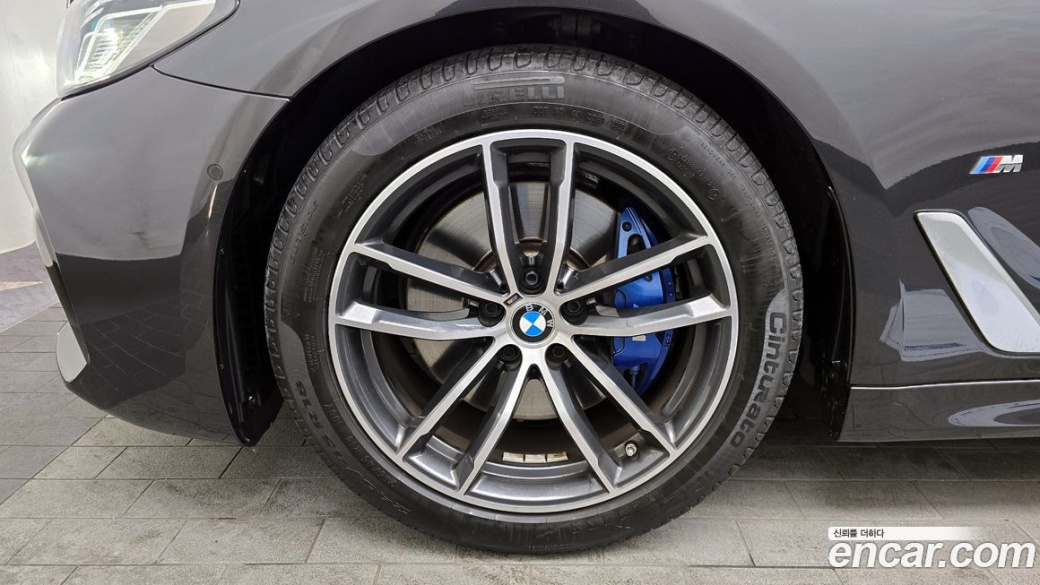 BMW 5-Series 520i M Sport, 2022