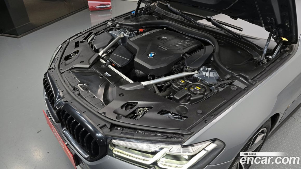 BMW 5-Series 520i M Sport, 2023